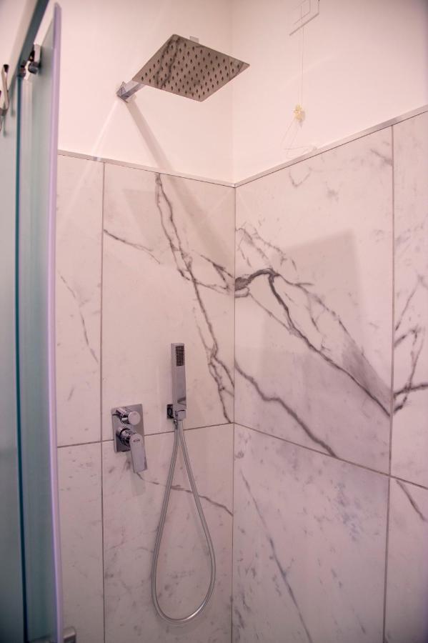 רומא Ad Suites Tritone מראה חיצוני תמונה
