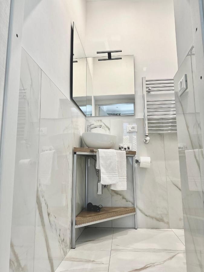 רומא Ad Suites Tritone מראה חיצוני תמונה